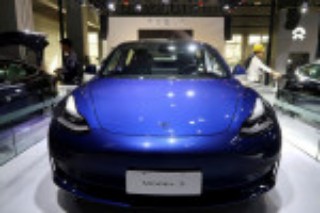 Tesla 'recalls' vehicles in China for online software update