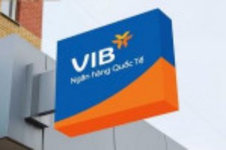 VIB: Giá cổ phiếu đi ngược thị trường, người nhà lãnh đạo giao dịch sôi động