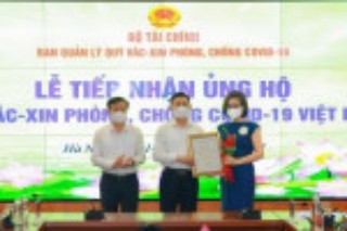 Bộ Tài chính tiếp nhận 5 tỷ đồng ủng hộ Quỹ Vắc-xin phòng Covid-19 của NCB