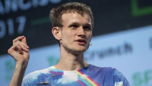 Ảnh của Vitalik Buterin gọi Thử nghiệm Bitcoin của El Salvador là “liều lĩnh”