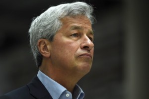 Ảnh của Giám đốc điều hành của JPMorgan Jamie Dimon cho rằng Bitcoin là vô giá trị