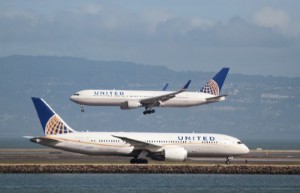 Ảnh của United Airlines: Báo cáo kết quả kinh doanh cao hơn kì vọng