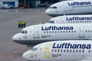 Ảnh của Chứng khoán Châu Âu thấp hơn; Lufthansa đạt lợi nhuận trở lại