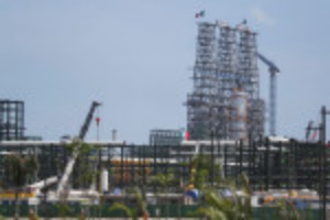 Picture of Mexico's largest oil refinery opens to fanfare, not yet operational