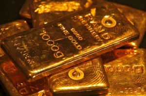 Picture of Gold edges lower as July rate hikes loom