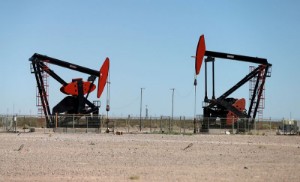 Picture of Oil prices extend drop as recession fears cloud global demand outlook