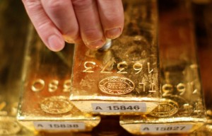 Picture of Gold Up, Dollar Continues to Strengthen