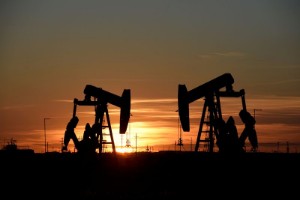 Picture of Oil slides on strong dollar and weaker demand outlook