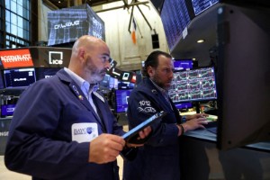 Picture of S&P 500 near unchanged; Walmart and other retailers gain