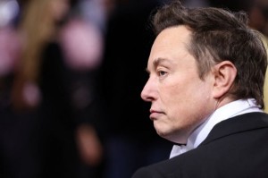 Picture of Musk says he was joking about buying Manchester United