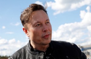 Picture of Elon Musk says he was joking about buying Manchester United