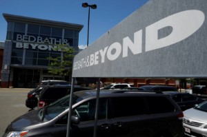 Picture of Bed Bath & Beyond Crashes 40% on Ryan Cohen Exit, Analyst Warns the Worst is Yet to Come