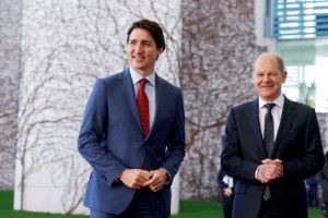 Picture of Ukraine's Naftogaz backs Scholz's bid for Canadian LNG ahead of trip