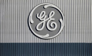 Picture of GE workers in Alabama launch union organizing campaign