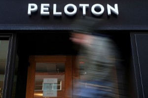 Picture of Peloton Plunges on Earnings, Guidance Miss; Analyst Sees 'Very Few Things to Cheer About'