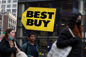 Picture of Best Buy beats sales estimates as discounts spur demand