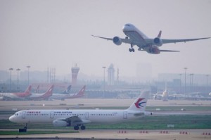 Picture of China's top airlines post steep Q2 losses on COVID curbs