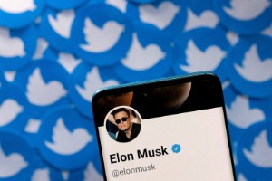 Picture of Proxy advisor ISS recommends Twitter shareholders back sale to Musk