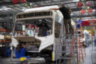 U.S. manufacturing output ekes out small gain in August