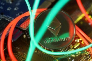 Ảnh của Ethereum chạm mức thấp nhất 2 tháng; Bitcoin rơi trở lại vùng 18K USD