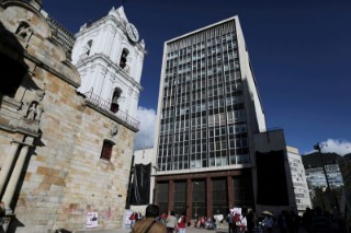 Colombia's central bank raises benchmark interest rate to 10%