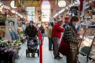 U.S. consumer spending rebounds in August; inflation picks up