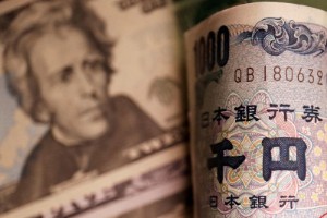 Ảnh của Yen weakens past 150 per dollar for first time in 32 years