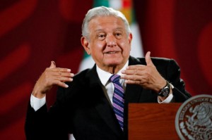 Picture of Mexican president says government cannot buy genetically modified corn