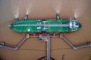 Picture of China refiners slow down Russian oil purchases as sanctions near - trade