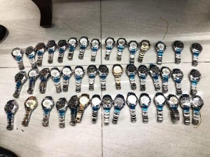 Ảnh của Sau Saigon Square, đến lượt hàng Rolex, Gucci, tại chợ An Đông bị truy quét đồng loạt