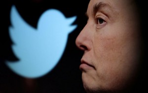 Picture of Elon Musk says Apple never considered removing Twitter from App Store