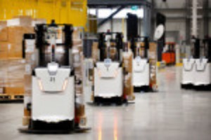 Picture of Analysis-Retailers turn to robots in cost inflation fight