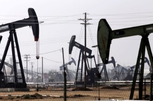 Picture of Shell, Exxon face delays in exiting California oilfield