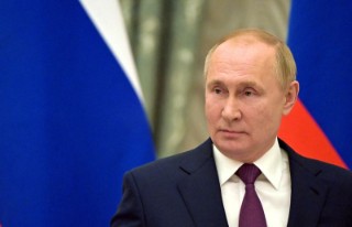 Putin says Russian GDP to fall 2.5% in 2022