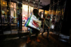 Picture of Retail traffic data highlights 2022 holiday winners and losers