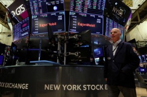 Picture of Wall St set to slip at open as investors assess inflation data