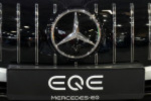 Picture of Mercedes to launch vehicle-charging network, starting in North America