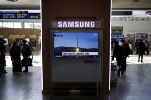 Picture of Samsung flags 69% drop in Q4 profit as chip prices plummet