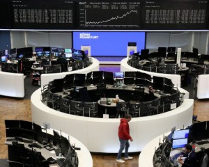 Picture of European shares dip as rate hike nerves crimp rally