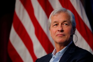 Ảnh của Jamie Dimon dự báo Fed 'rất có thể' tăng lãi suất lên 6%