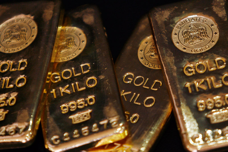 Gold Rally Reverses, Sinking With Risk Assets on Fed Hike Fears