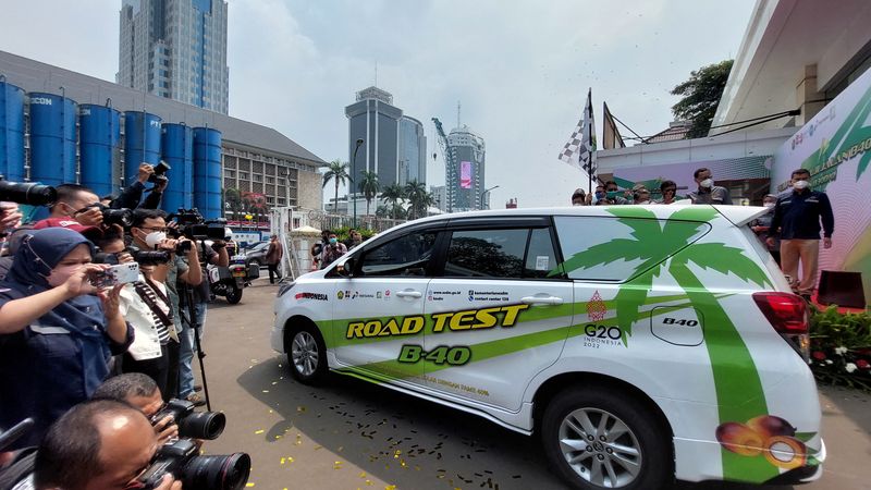 Indonesia runs road test for biodiesel with 40% palm oil