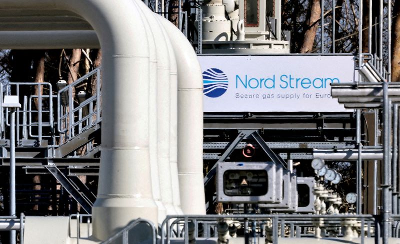 Physical flows through Nord Stream 1 pipeline dip