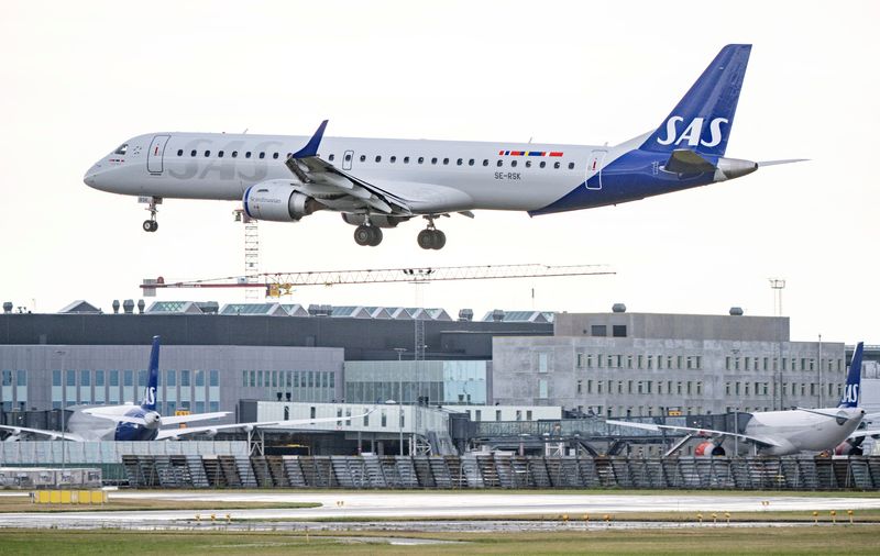 SAS bridge financing keeps survival hopes airborne, shares climb