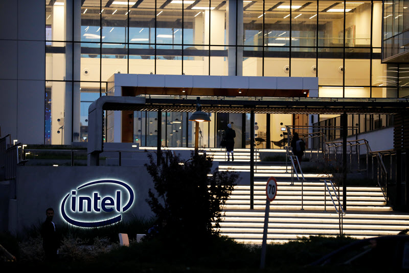 Intel Signs Deal with Brookfield to Invest in Arizona Chip Factories