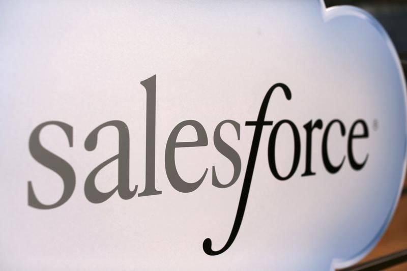 Salesforce Drops on Mixed Earnings, Analyst Says LT Narrative is 'Bent, Not Broken'