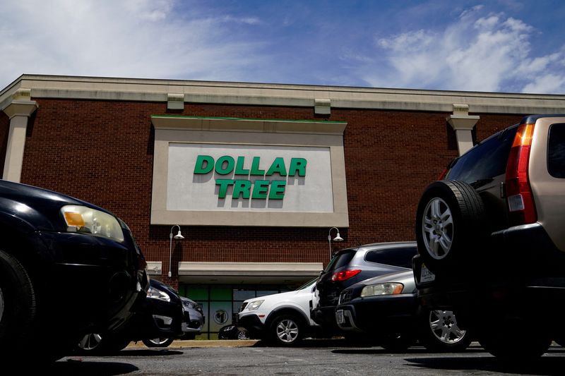 Dollar Tree cuts profit forecast on planned price cuts at Family Dollar