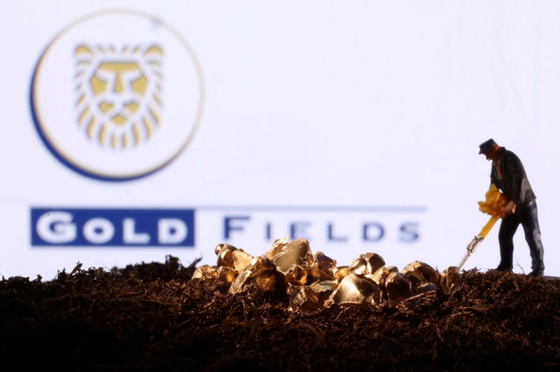 Gold Fields sees progress in winning investors over to Yamana deal