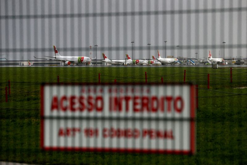 Portuguese airport handling workers' strike cancels 90 flights