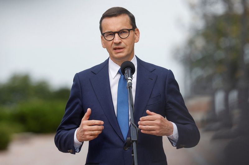 Polish PM flags higher minimum wage increases in 2023